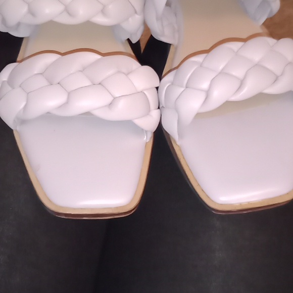 Cute sandals 😻🩴 - Picture 6 of 7